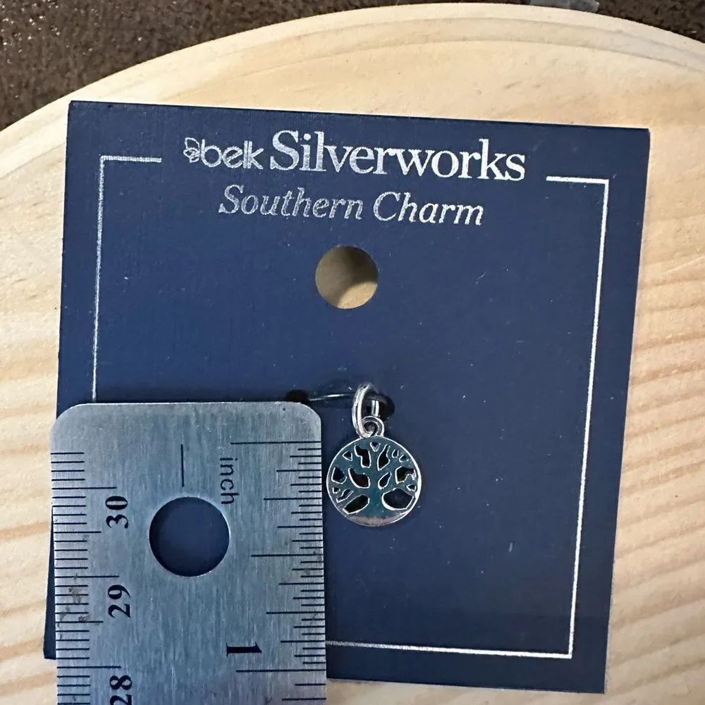 Southern Charm Tree Pendant - Picture 3 of 3